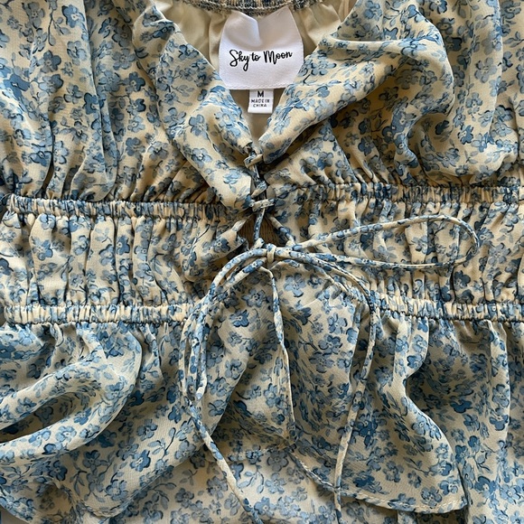 Sky to the Moon floral balloon sleeve lace front top - Picture 2 of 3